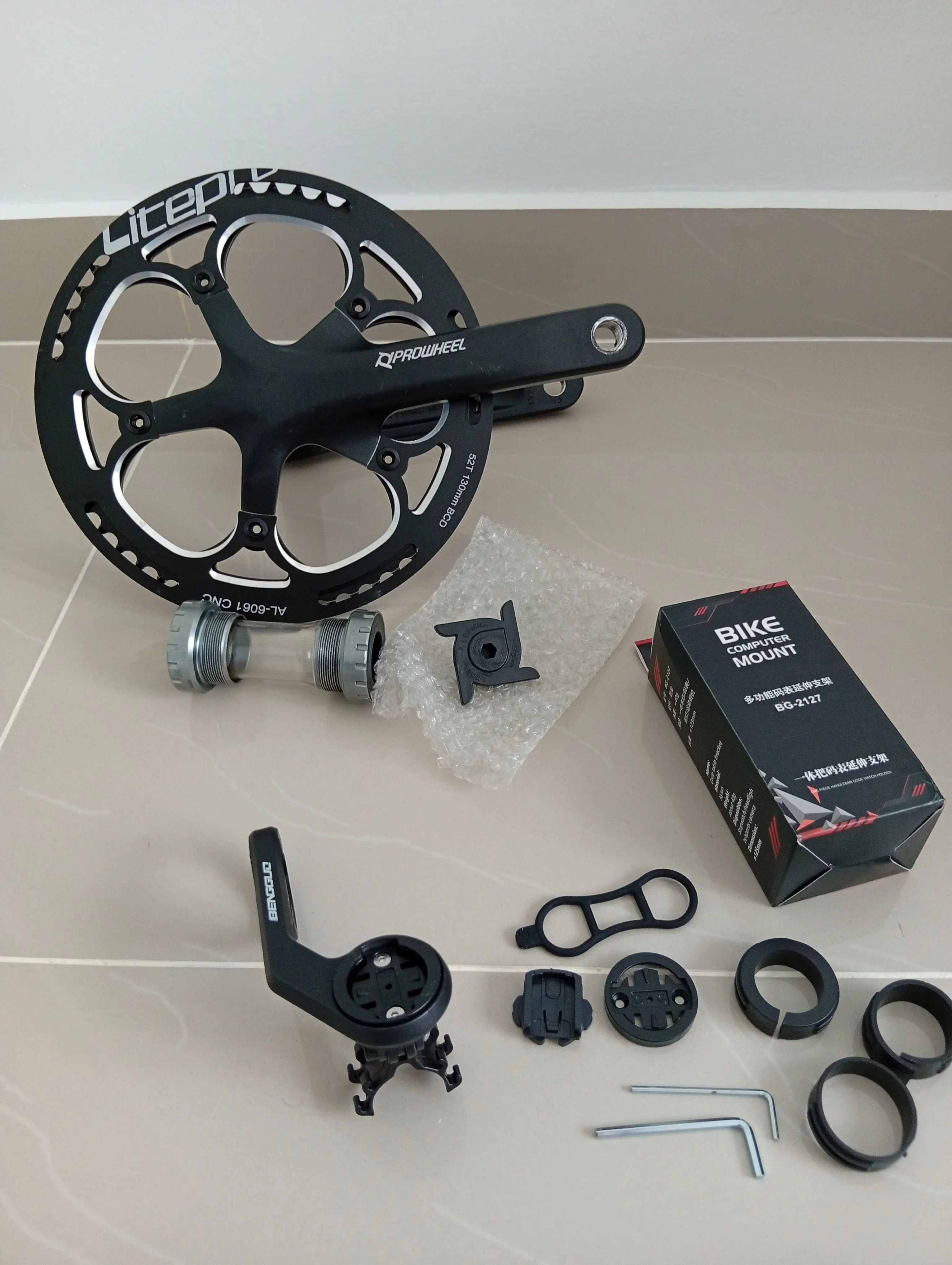 [PRICE: RM150] [Self-Collect/COD] [Pre-owned 9/10 Like New] Original PROWHEEL Midtown Hollowtech II Crankset + BB + LITEPRO Chainguard + 53T chainring (FREE: BENGGUO Out Front GPS/Light Mount)