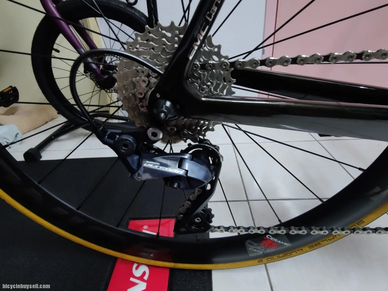 EMC Equip R1.4 2021 Full Carbon