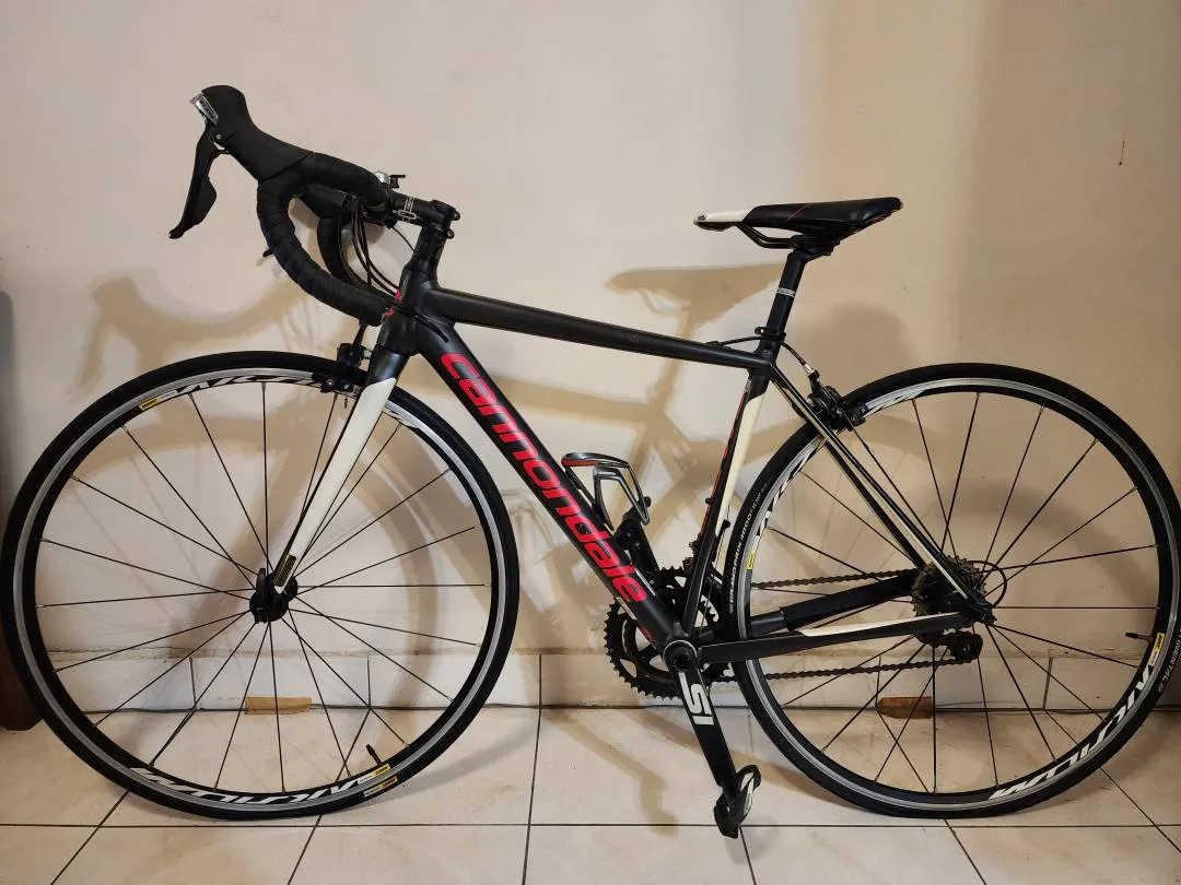 Cannondale CAAD 12 105 Complete Bike - Size 44 Women Geometry Cannondale CAAD 12 105 Complete Bike - Size 44 Women Geometry