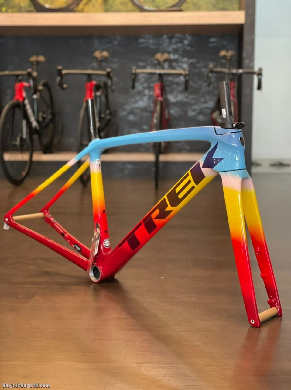 2023 TREK EMONDA SLR DISC PROJECT ONE FRAME SET !