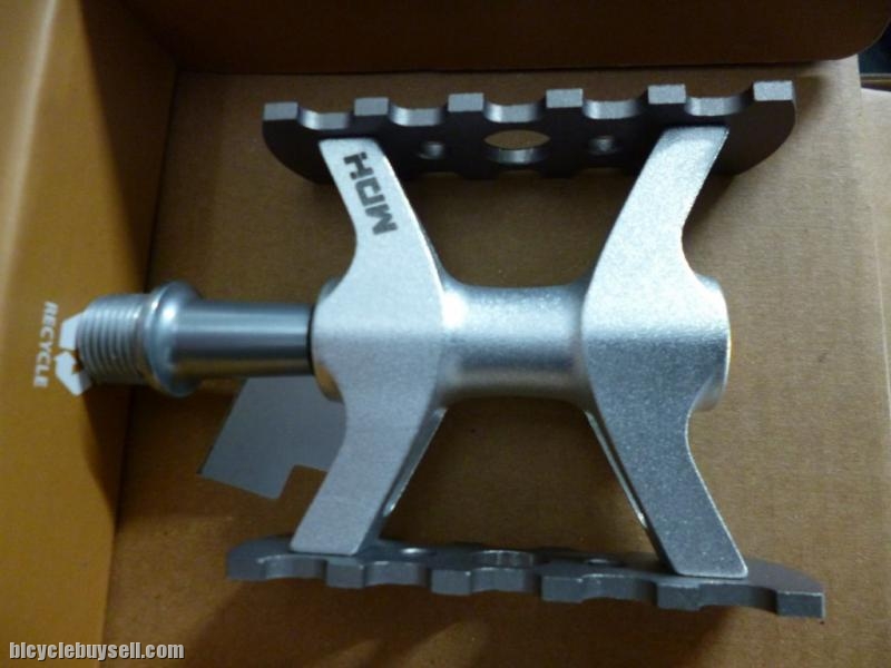 MDH PCA04 - Variety of colors - 100% CNC - Superlight Sealed Bearing pedals — brand new bicycle for sale in Pulau Pinang, Malaysia