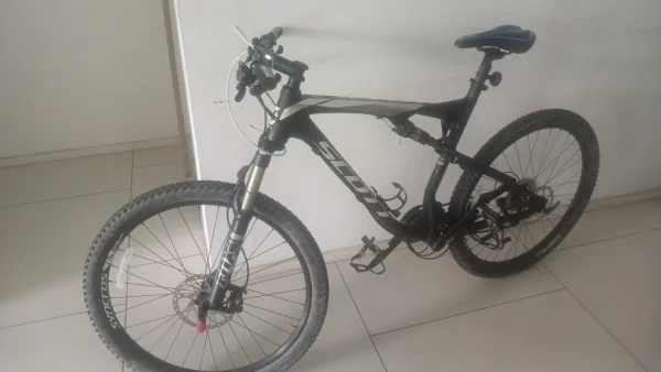 Scott Spark 740 2016 - Size XL — Used Scott Mountain Bikes (complete) for sale in Kuala Lumpur, Malaysia