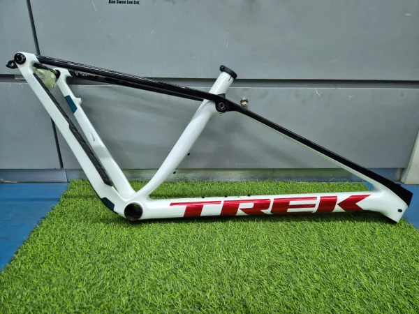 Trek ProCaliber 9.7 (M) Frameset (USED Like New !!) — Used Trek MTB Frames for sale in Kuala Lumpur, Malaysia