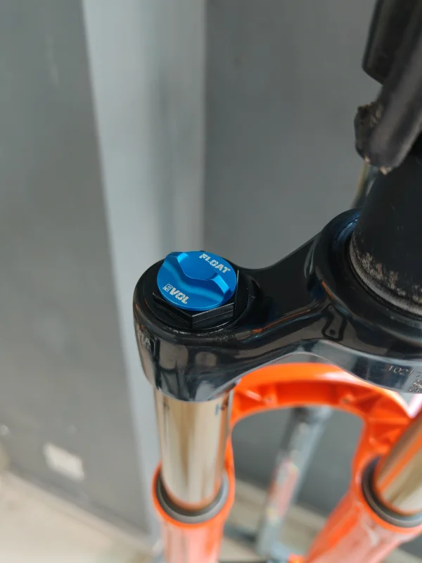 Fox Factory 34 Float (29er) 120mm travel - Brand New !!! Gloss Orange — photo 4