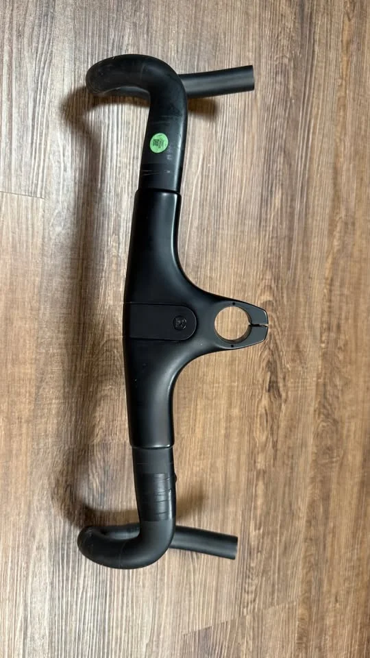 Canyon CP0039 Carbon Cockpit 420mm / 70mm — Used Handlebars for sale in Kuala Lumpur, Malaysia