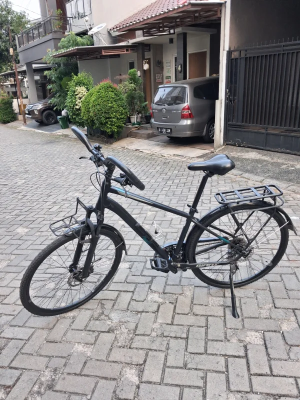 Giant Trooper 5300 2022 Touring Bike — Used Giant City / Hybrid / Touring Bikes for sale in Kuala Lumpur, Malaysia