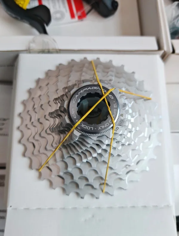 Campagnolo Chorus 12 speeds DISC (Brand New) — photo 4