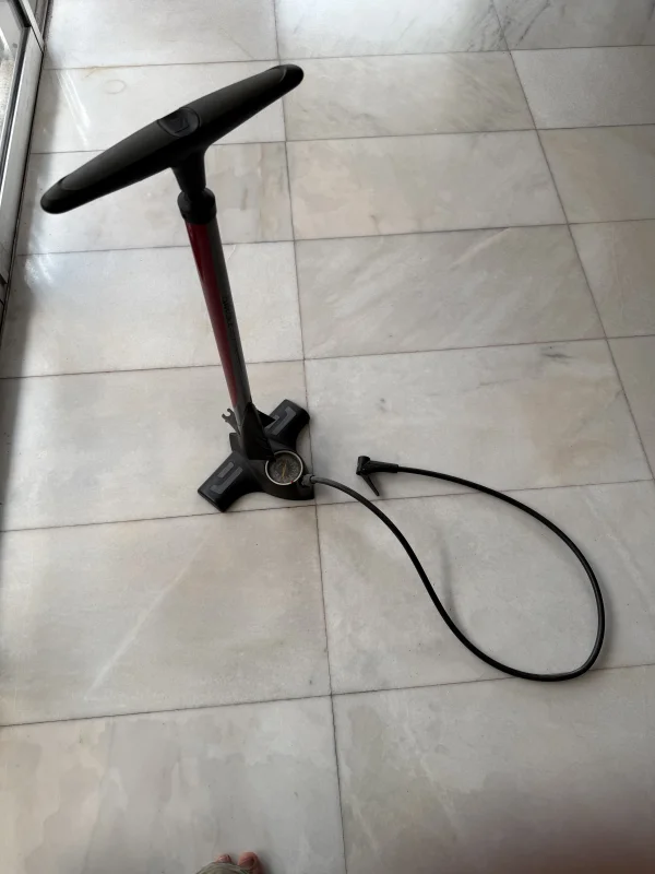 Specialized Allez E5 Road Bike + Accessories — photo 5