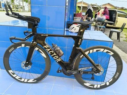 Factor Slick Time Trial Bike Good condition and well maintained — photo 3