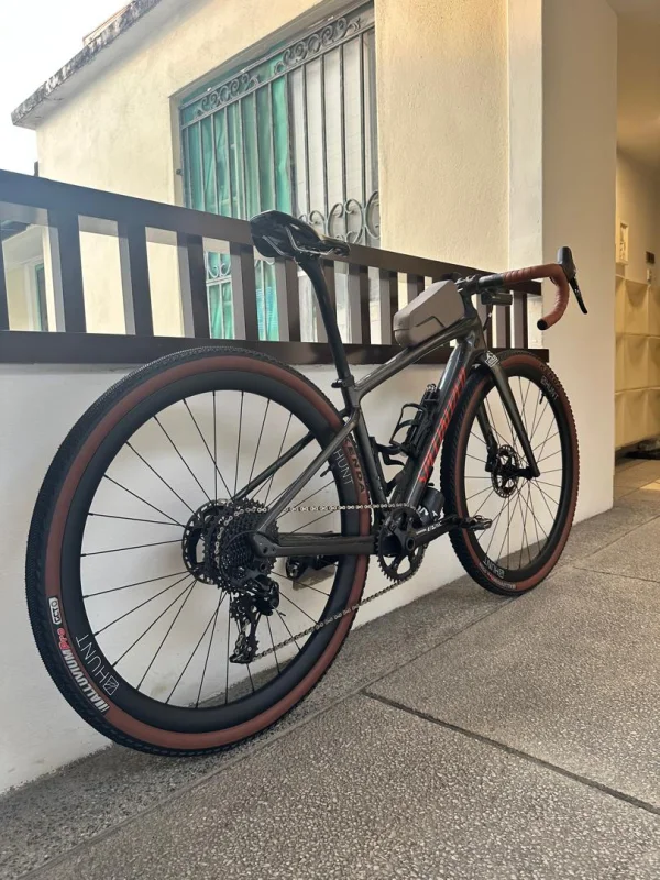 Specialized Diverge Gravel Bike - Carbon Size 49 — photo 2