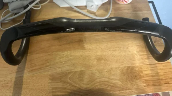 Vision Trimax carbon 4D Ergo Compact 400mm — Used FSA Handlebars for sale in Selangor, Malaysia