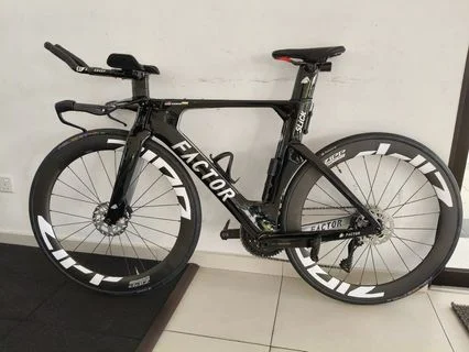 Factor Slick Time Trial Bike Good condition and well maintained — photo 5