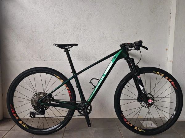 MTB 29er (15.5) XTM8100 + Sid Worldcup+ Elite Carbon Wheels - Like New !! — Used Alcott Mountain Bikes (complete) for sale in Kuala Lumpur, Malaysia
