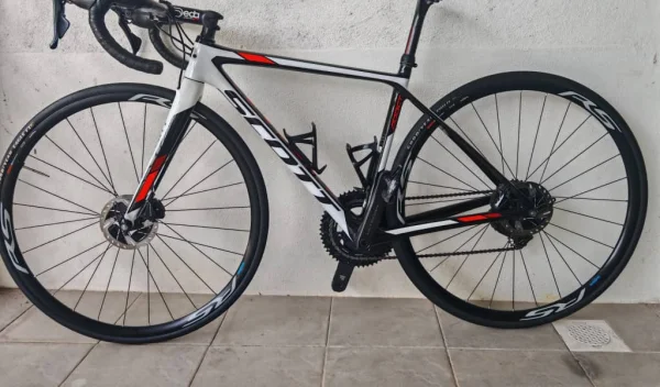 Scott Addict 20 Disc size47 (Dura Ace R9120) Like New !! — Used Scott Road Bikes (complete) for sale in Kuala Lumpur, Malaysia