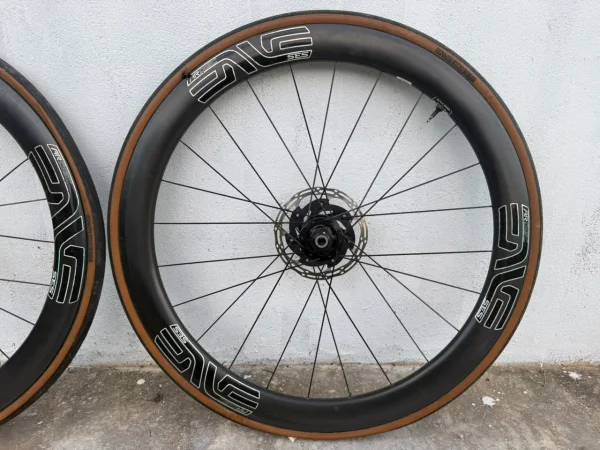 Enve Ses 4.5 Air Disc + Chris King Hub - (Like New !!!) — photo 2