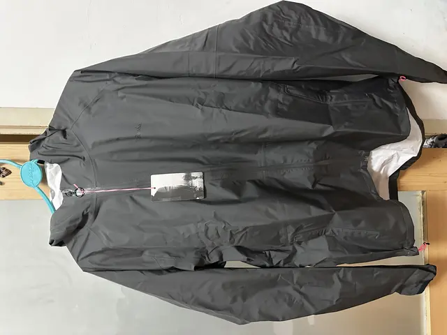 Rapha Men’s Commuter Jacket — brand new bicycle for sale in Malaysia