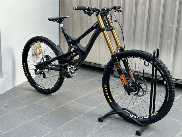 [WTS] Intense M16C Carbon Downhill Bike Complete — used bicycle for sale in Kuala Lumpur, Malaysia
