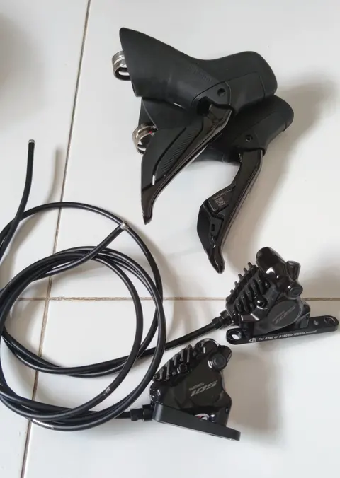 Shimano 105 Di2 shifters STR7170 and brake caliper BRR7170 12s wireless electronic — used bicycle for sale in Pulau Pinang, Malaysia