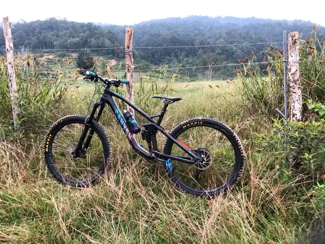 Canyon Strive CF 7.0 (M, 27.5) — used bicycle for sale in Terengganu, Malaysia