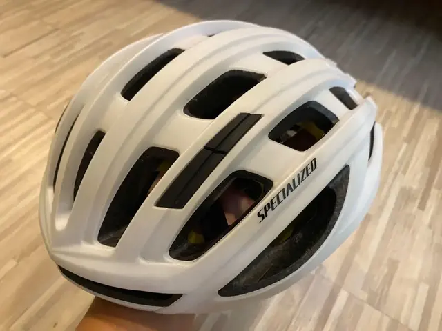 Specialized Helmet Propero III — used bicycle for sale in Selangor, Malaysia