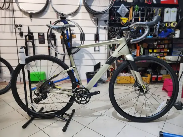 CANNONDALE TOPSTONE CARBON 4 CHAMPAGNE (M) — brand new bicycle for sale in Sarawak, Malaysia