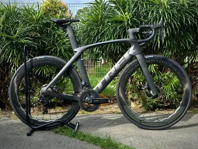 2021 Trek Madone SLR Disc Ultegra Di2 & Princeton CarbonWorks Wake 6560 — used bicycle for sale in Selangor, Malaysia