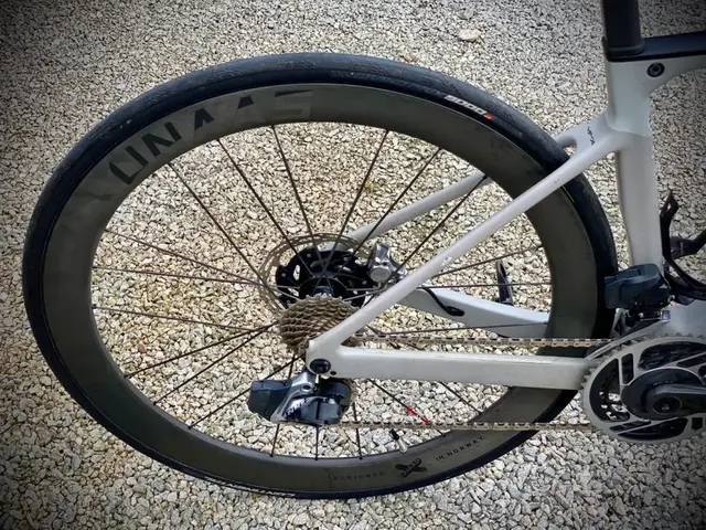 Unaas 50mm carbon disc wheelset + continental gp5000 tyre : Flagship model — used bicycle for sale in Johor, Malaysia