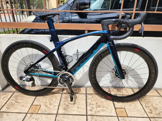 Trek Madone SLR 9 Gen 6 — used bicycle for sale in Kuala Lumpur, Malaysia