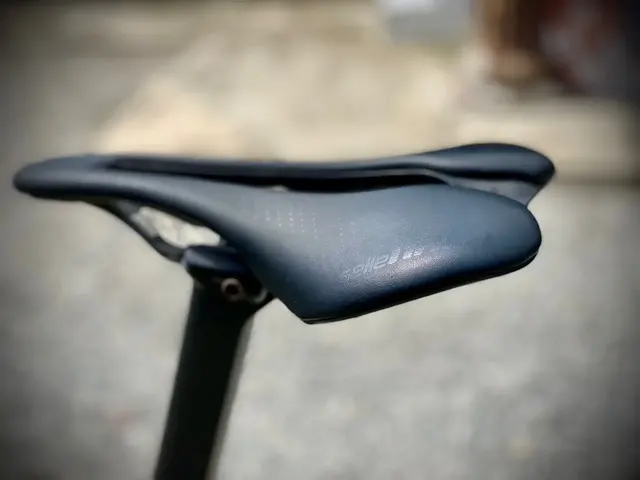 Selle italia carbon saddle — used bicycle for sale in Johor, Malaysia