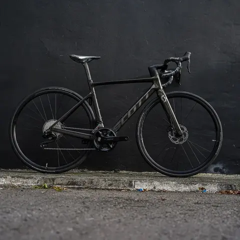 Scott Addict Rc 40 Shimano 105 Di2 / BLACK/ARMY GREEN (XS/49), (S/52) — brand new bicycle for sale in Sarawak, Malaysia