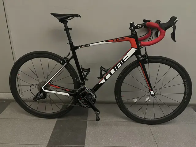 Like New CUBE Attain GTC with Shimano 105 5800 Groupset with Power Meter (Like New) — used bicycle for sale in Selangor, Malaysia