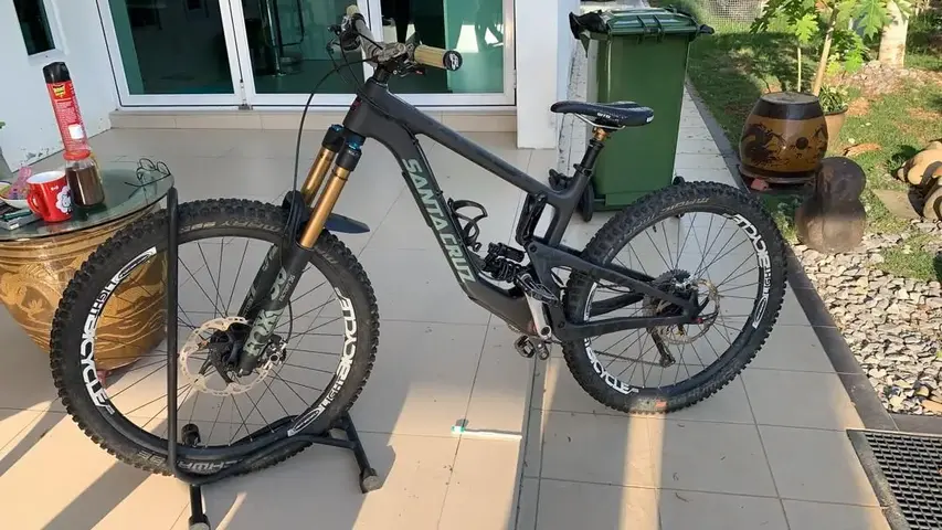 Santa cruc Nomad CC V4 medium — used bicycle for sale in Online Trading Only, Malaysia