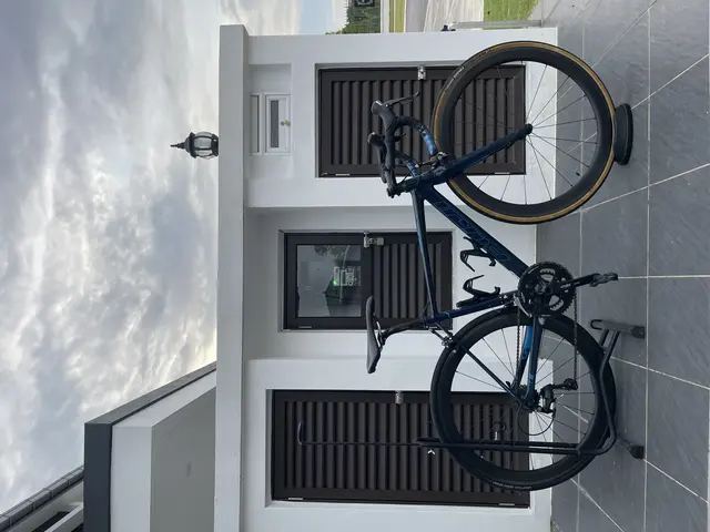 FUJI Full Carbon Roadbike — used bicycle for sale in Malaysia