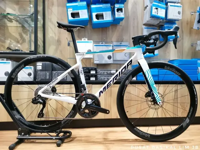 2025 Merida Scultura 5000 Shimano 105 Di2 Carbon Road Bike — brand new bicycle for sale in Johor, Malaysia