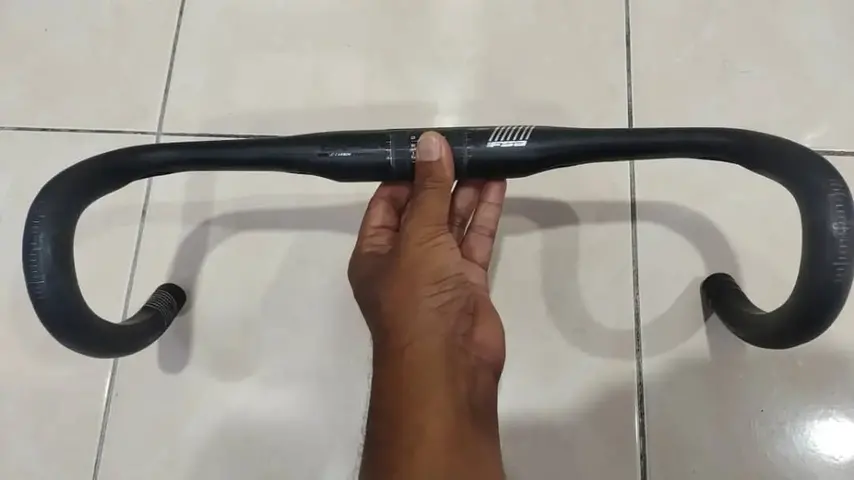 HANDLEBAR CARBON FSA SLK — used bicycle for sale in Melaka, Malaysia