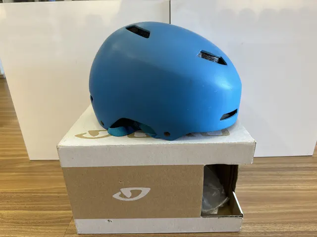 Giro Helmet Quarter — used bicycle for sale in Pulau Pinang, Malaysia