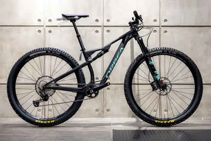 Orbea 2022 OIZ M20 TR 29" TRAIL BIKE FOX FORK DT WHEELSET S Size — brand new bicycle for sale in Kuala Lumpur, Malaysia