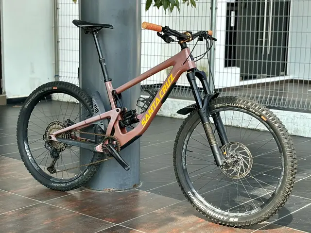 Used Santa Cruz Bronson CC Carbon Trail bike for sale!!! — used bicycle for sale in Johor, Malaysia