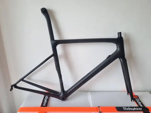 OEM Specialized Tarmac SL6 frameset 56cm — used bicycle for sale in Pulau Pinang, Malaysia