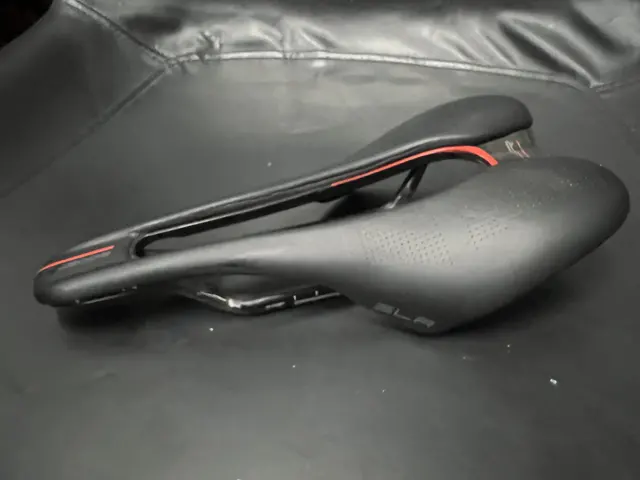 Selle Italia SLR Boost Kit Carbonio Superflow Bike Saddle — used bicycle for sale in Pulau Pinang, Malaysia