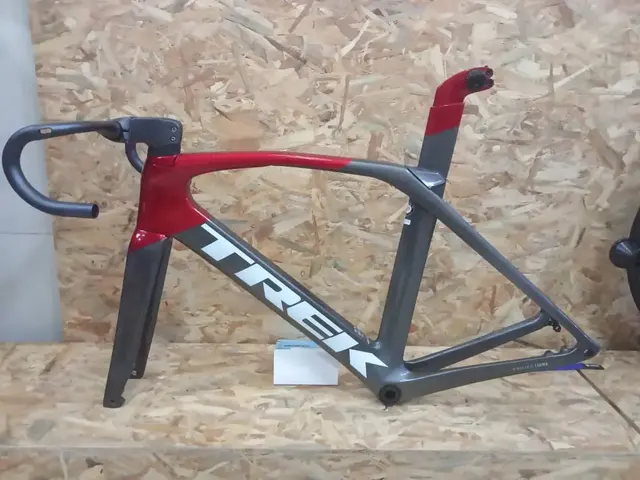 Trek Madone SLr project one frameset — used bicycle for sale in Selangor, Malaysia