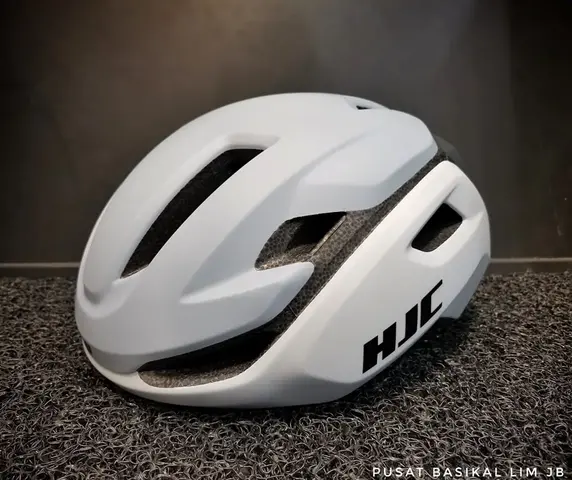 HJC Valeco 2 Cycling Helmet~~~~~ — brand new bicycle for sale in Johor, Malaysia