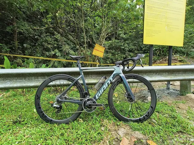 Giant Propel Advanced SL 2024 S size — used bicycle for sale in Kuala Lumpur, Malaysia