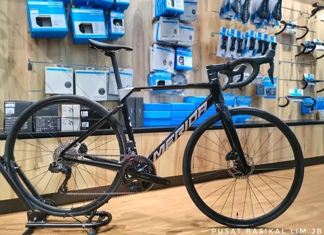 Merida Scultura 6000 Shimano 105 DI2 Disc ....... — brand new bicycle for sale in Johor, Malaysia