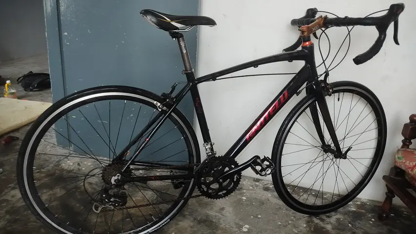 GAOTELU Road Bike Full Carbon Fiber Frame Bicycle — used bicycle for sale in Kuala Lumpur, Malaysia