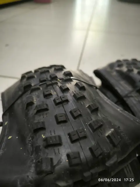 Schwalbe nobby nic 27.5 plus  x 2.8 — used bicycle for sale in Kuala Lumpur, Malaysia