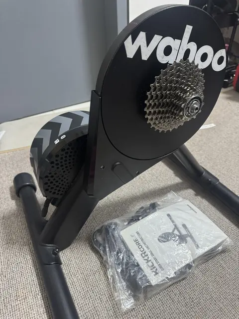 🚴‍♂️ Wahoo KICKR Core Smart Trainer – Excellent Condition! 🚴‍♀️ — used bicycle for sale in Putrajaya, Malaysia