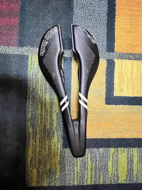 Selle Italia SP-01 Superflow Carbonio — used bicycle for sale in Kuala Lumpur, Malaysia