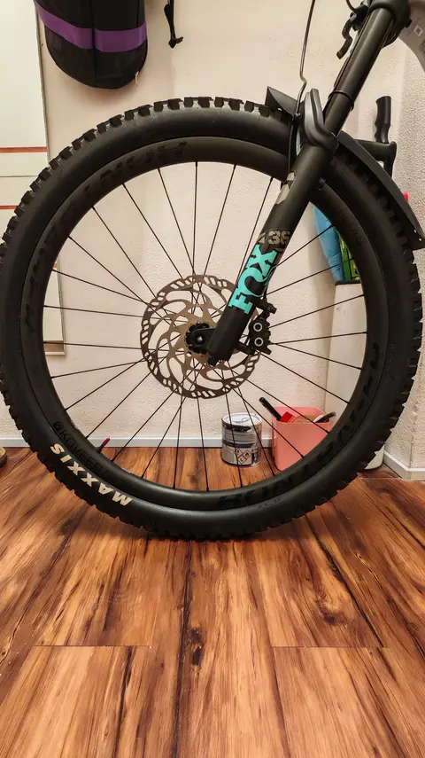 Bontrager light carbon 29" rim — used bicycle for sale in Pulau Pinang, Malaysia