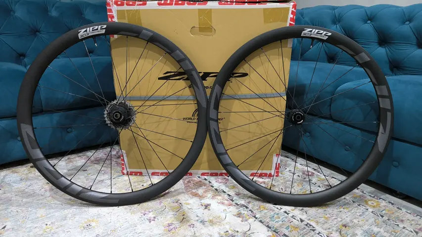zipp 303 firecrest — used bicycle for sale in Perlis, Malaysia
